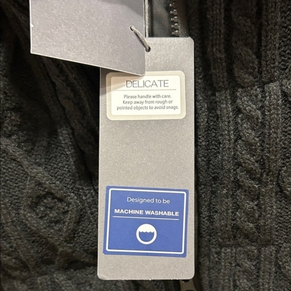 Lyssé Prudence Reversible Puffer Sweater Vest Black Quilted Size Large MSRP $158 - Picture 7 of 9